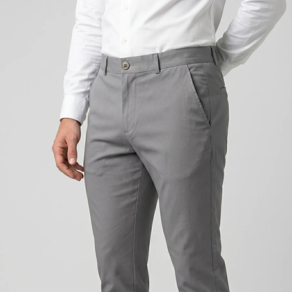 Pantalón tech| Antiarrugas, elástico y repelente al agua